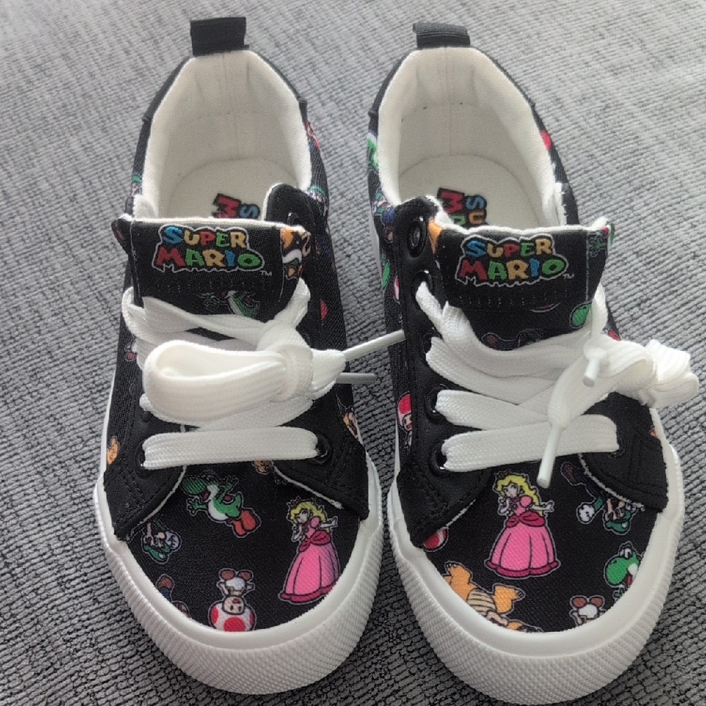 Nintendo Super Mario Kids Sneakers - Black and White